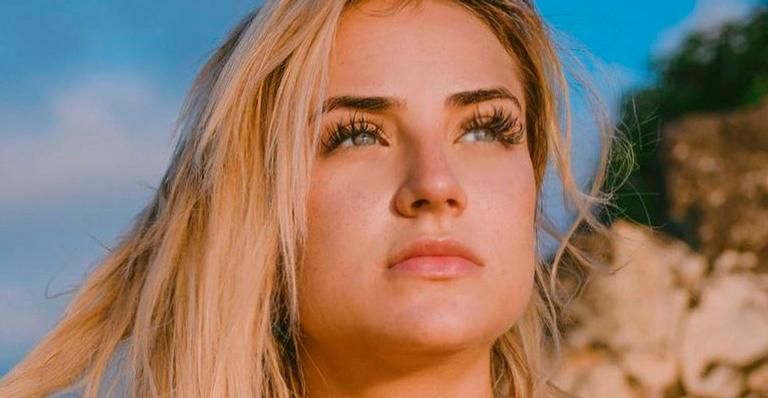 Ex-BBB Gabi Martins aposta em biquíni minúsculo e mostra corpão perfeito frente e verso: “Linda demais”