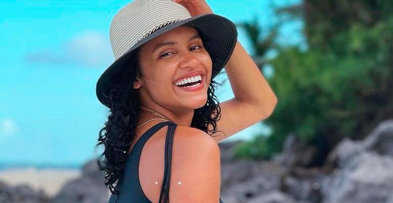 Ex-BBB Gleici Damasceno aparece de biquíni e mostra bumbum poderoso em dia de praia: “Auge da beleza”