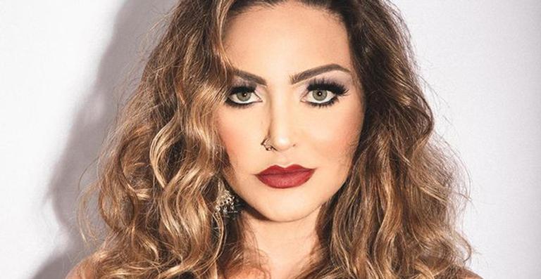 Após revelar ser mãe solo, Laura Keller é criticada nas redes e rebate: “A obrigação é do pai e da mãe”