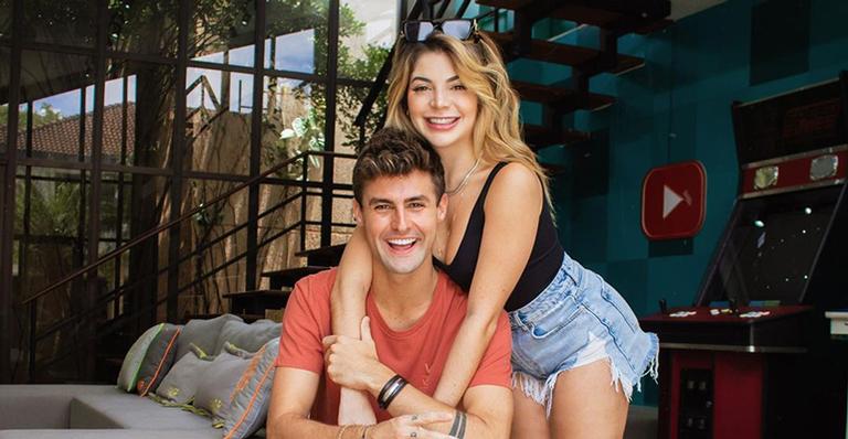 Após término, Gkay solta indireta e admite sentir falta de Rezende: “Saudade do dengo”