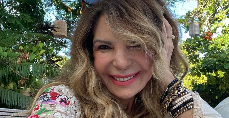 Elba Ramalho se desculpa após associar pandemia ao comunismo: “Não me expressei bem”