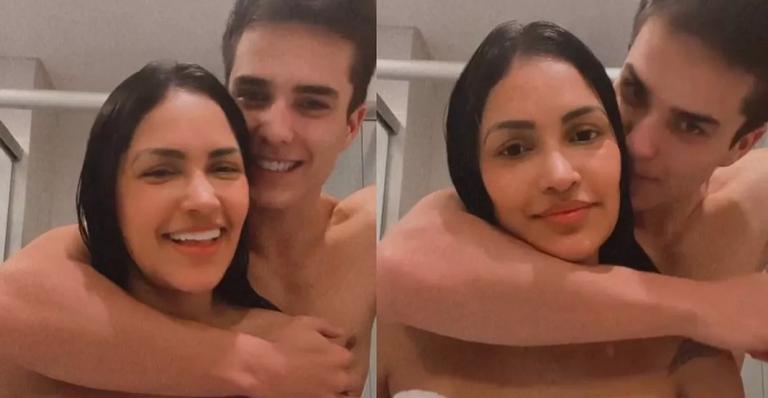 Flay surge só de toalha ao lado do namorado e diz que não pretende esconder nada da relação