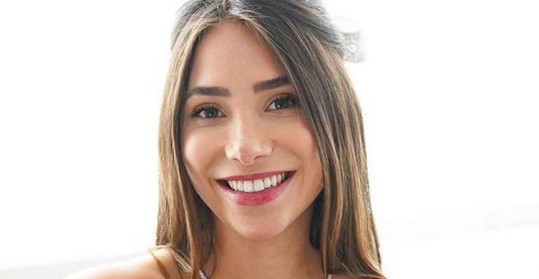 Romana Novais abre sorrisão ao publicar primeira foto com a recém-nascida, Raika: “Minha bonequinha”