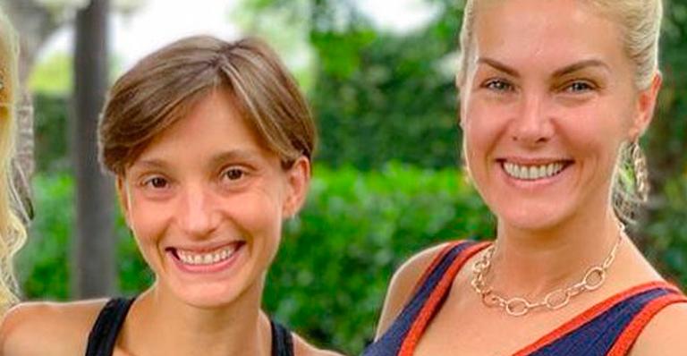 Irmã de Ana Hickmann revela evolução do filho após cirurgia delicada e emociona: “Esperei muito”