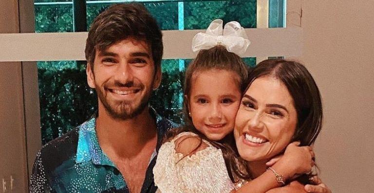 Será? Marido de Deborah Secco levanta suspeitas de nova gravidez da atriz após post misterioso: “2 irmãos”