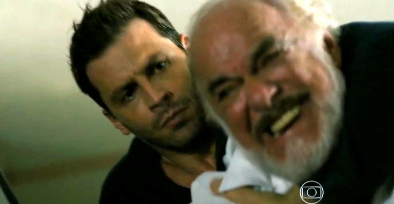 Flor do Caribe: Cassiano elabora plano e flagra bandido tentando matar Samuel