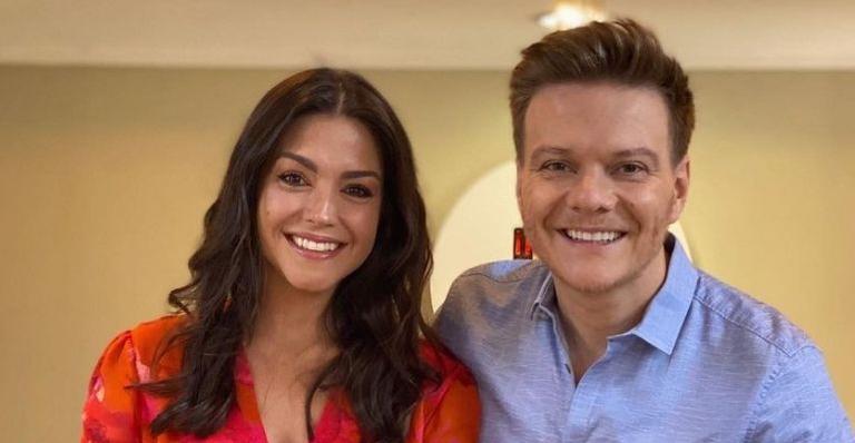 Thais Fersoza dá beijo de cinema em Michel Teló e se declara: “Romance e parceria”