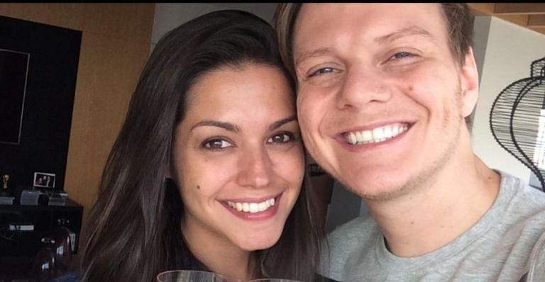 Thais Fersoza e Michel Teló relembram o primeiro encontro: “Bateu um olhar diferente”