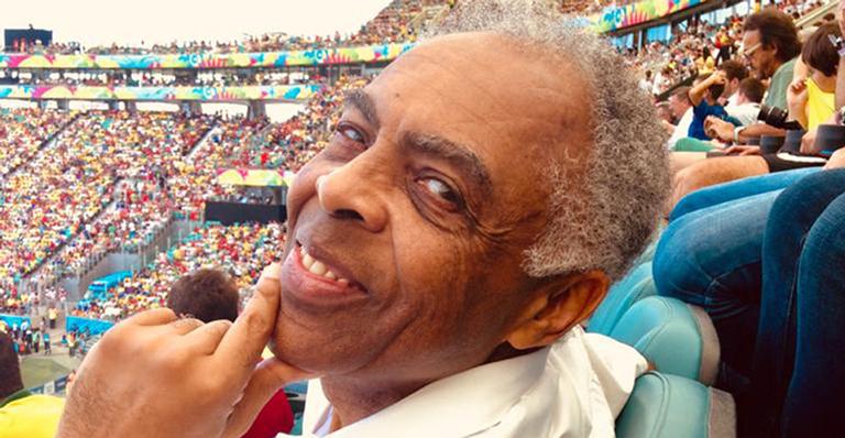 Gilberto Gil comemora nascimento das netas com homenagem emocionante: “Família está em festa”