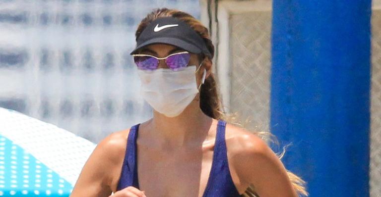 Aos 44 anos, Patrícia Poeta é flagrada se exercitando com look coladinho e corpo sequinho chama a atenção