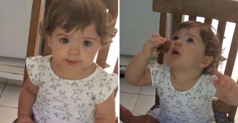 Fofura! João Vitti faz barrinha de cereal caseira para neta, Clara Maria, e registra reação: “Ela amou”