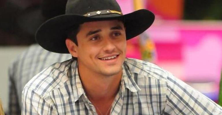 Campeão do BBB12, Fael revela com o que gastou o prêmio de R$ 1,5 milhão: “Trabalhar com o que eu gosto”