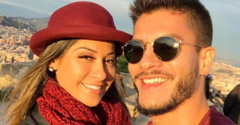 É oficial! Após término turbulento, Mayra Cardi reata casamento com Arthur Aguiar