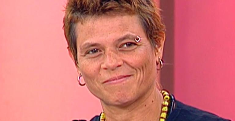 Filho de Cássia Eller, Chicão faz rara aparição na Praia de Ipanema e semelhança impressiona