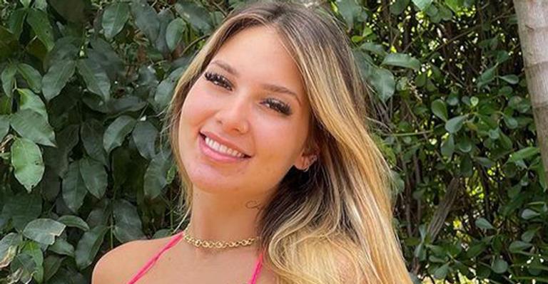 Grávida, Virgínia Fonseca exibe barriguinha de 4 meses ao comemorar 16 milhões de seguidores