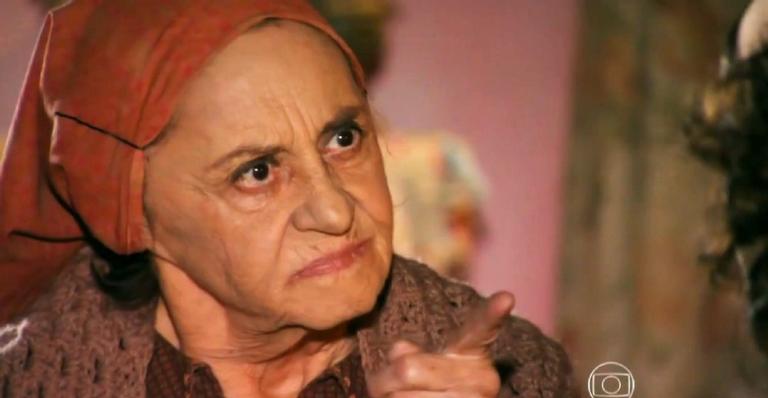 Flor do Caribe: Veridiana dá um basta e desiste de guardar segredo de Dionísio