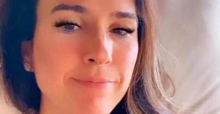 Tatá Werneck é questionada sobre filha aparecer mais com marido e rebate: ”Fico preocupada”