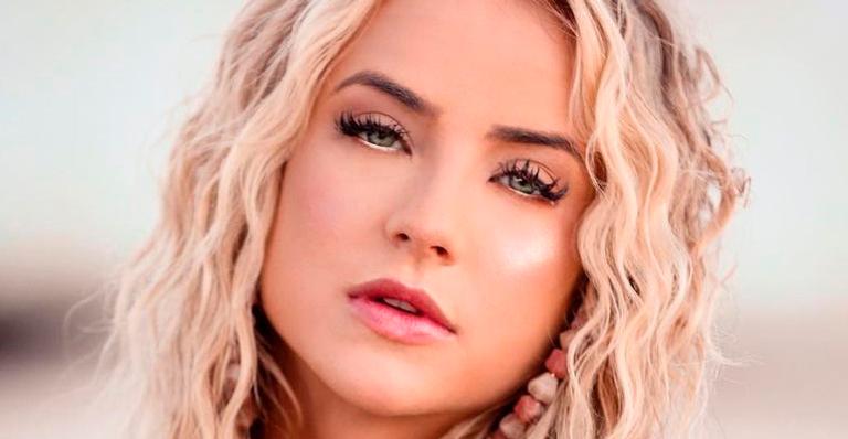 Ex-BBB Gabi Martins aposta em biquíni ousado e exibe marquinhas estratégicas: “Perfeita”