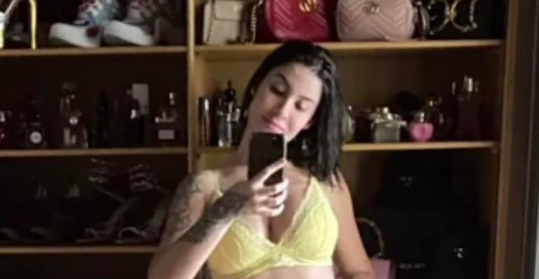 Ex-BBB Bianca Andrade posa de lingerie e mostra pela primeira vez barriguinha de grávida: “3 meses do nosso bebê”