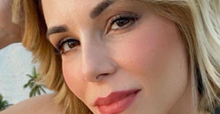 Ana Furtado surge grávida com biquíni fininho na piscina de sua cobertura luxuosa: ‘Muito maravilhosa’