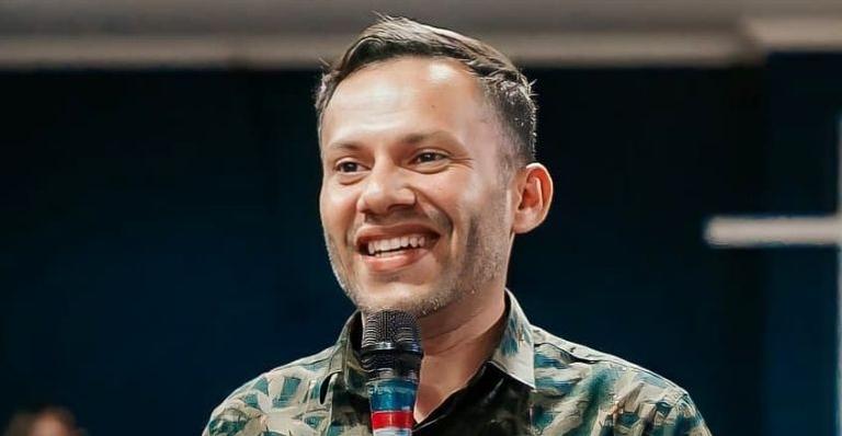 Cantor gospel Flávio Camargo morre aos 33 anos após complicações da Covid-19