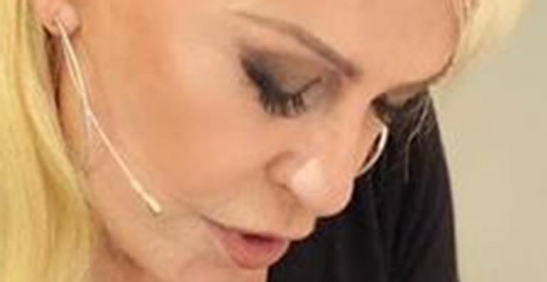 Joelma? Ana Maria Braga exibe novo visual e é comparada com cantoras famosas