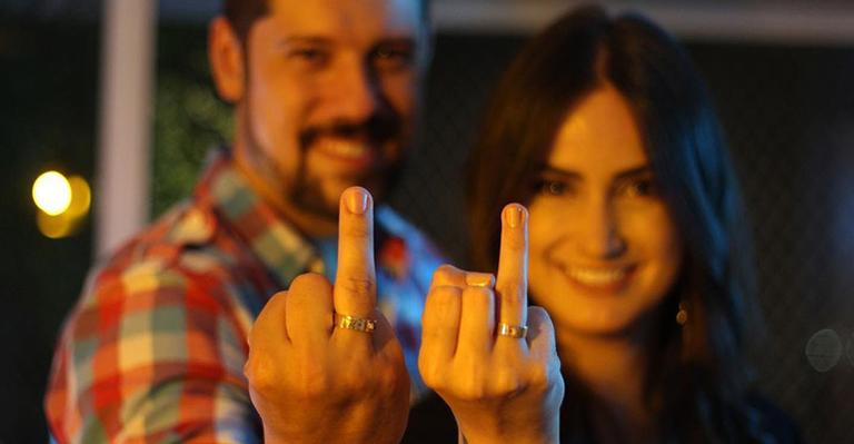 Mari Palma e Phelipe Siani ficam noivos com pedido de casamento inspirado em ‘Friends’: “Ele pensou em tudo”