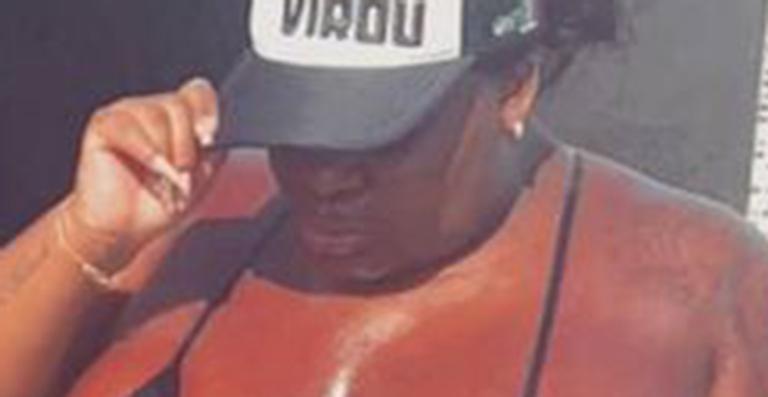 Milionária, Jojo Todynho investe em biquíni de fita para se bronzear e brinca: “Já estou amarela”