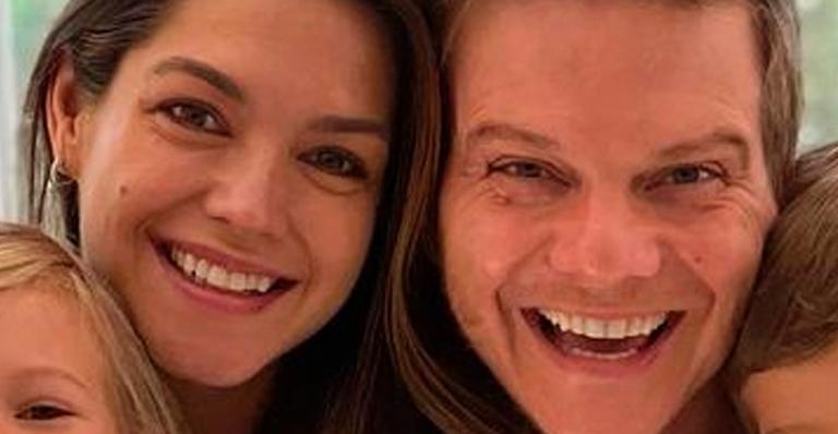 Thais Fersoza e Michel Teló posam com os filhos em clique apaixonante: “O mundo pra você”