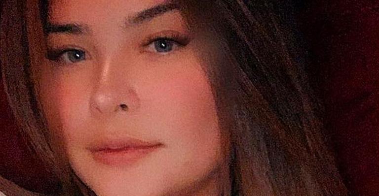 De camiseta branca, Geisy Arruda aparece sem sutiã e quase mostra tudo: “Maravilha de mulher”