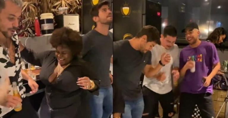 Jojo Todynho tira sarro de Lipe Ribeiro em festa de ex-peões: ”Foi corno”