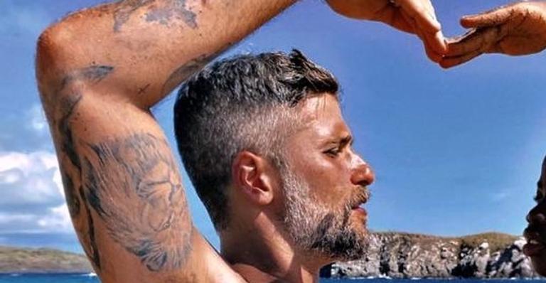 Giovanna Ewbank recebe foto de Bruno Gagliasso com Titi em momento encantador: ”Olha o que recebi”