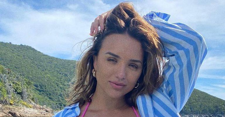Rafa Kalimann elege biquíni ousado e ostenta corpão absurdo em passeio de lancha: “Você ainda mata a gente”
