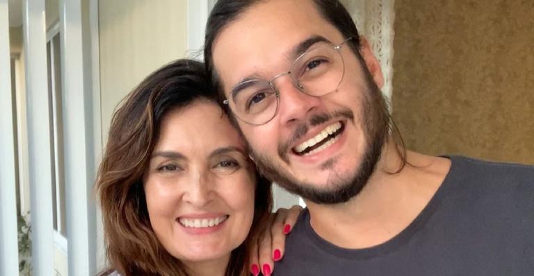 Túlio Gadêlha e Fátima Bernardes trocam declarações de amor na web: ”Universo conspira a favor”