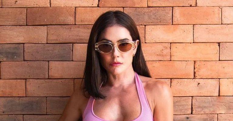 Deborah Secco elege produção curtíssima e ostenta pernas torneadas em clique: “Que poder”
