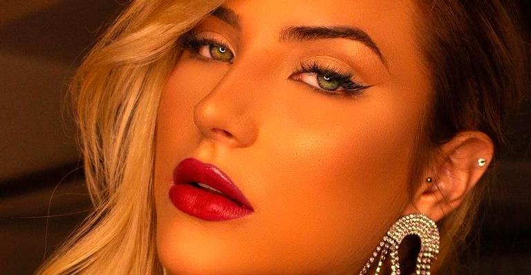 Ex-BBB Gabi Martins surge deslumbrante com vestido fatal e provoca: “Neném cresceu”