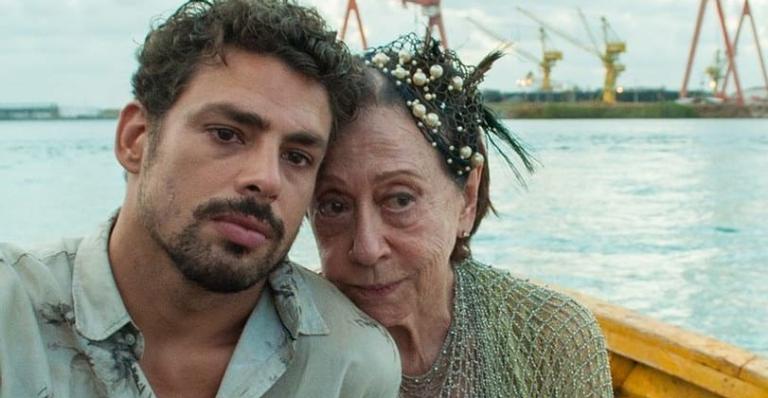 Cauã Reymond compartilha clique com Fernanda Montenegro e rasga elogios à atriz: ”A maior”