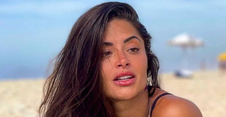 Com biquíni fio dental, Aline Riscado curte dia de cachoeira e abundância rouba a cena: “Mais linda do Brasil”