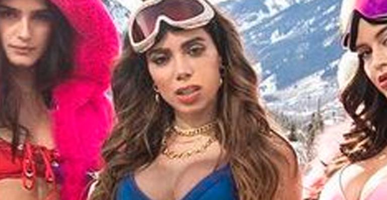 Anitta reúne amigas gostosonas de biquíni na neve e rouba a cena nos Estados Unidos: “Que exército”