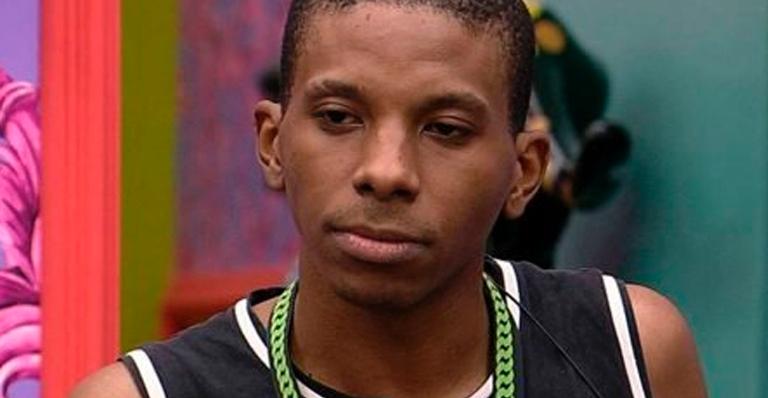 BBB21: Família de Lucas Penteado se pronuncia após confusão no reality: “Ele precisa de ajuda”