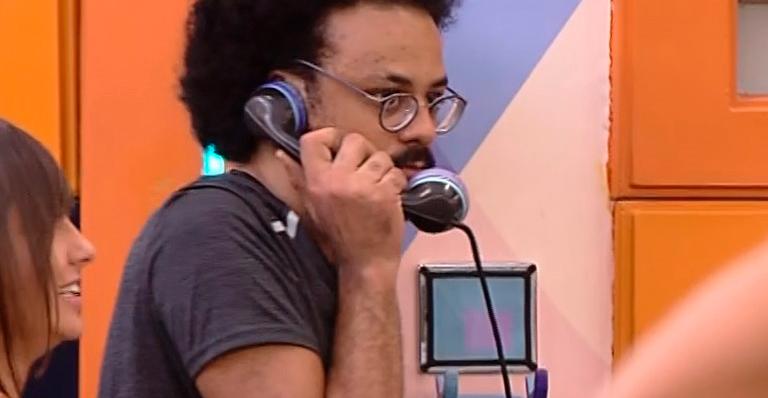 BBB21: João Luiz atende Big Fone e indica três ao paredão; saiba quem