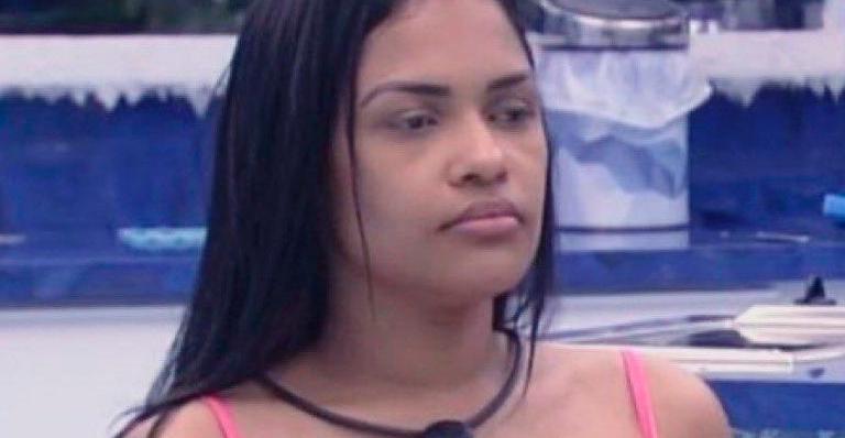 Ex-BBB Flayslane se revolta com edição do BBB21 e detona nas redes sociais: “Não é justo”