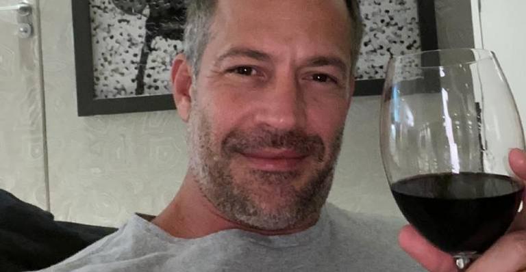Malvino Salvador resgata clique da juventude e diferença surpreende a web: “Sempre foi gatinho”