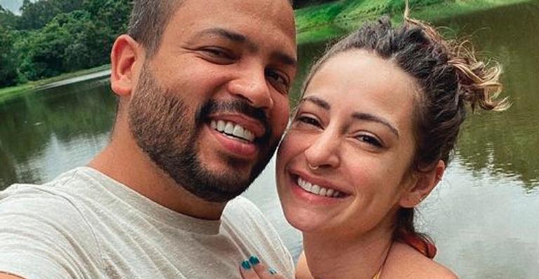 BBB21: Esposa de Projota demonstra preocupação com o marido e analisa comportamento: “Manipulado”
