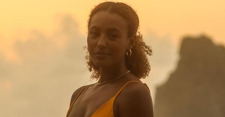 Aos 37 anos, Sheron Menezzes exibe corpaço em cliques de biquíni ao entardecer: “Que mulher linda”