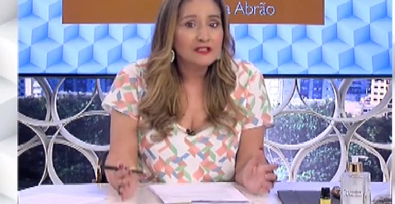 Sonia Abrão faz desabafo emocionante em seu programa: “Ouvi muita coisa por estar casada com um negro”