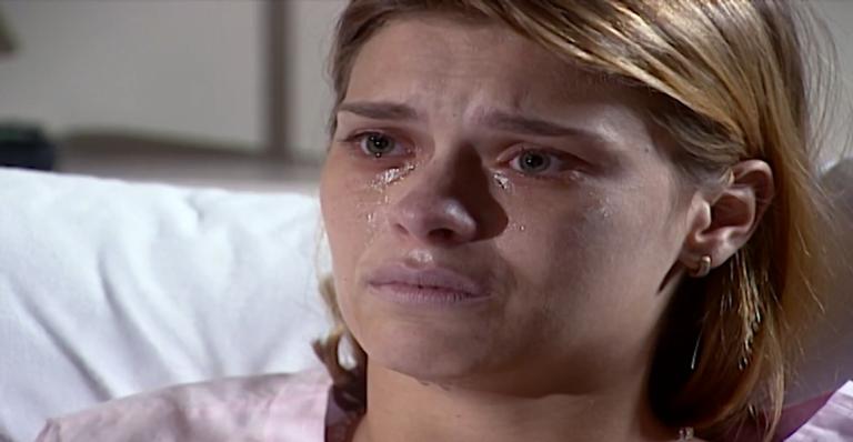 Laços de Família: Após o choque inicial, Camila se mostra confiante diante da doença