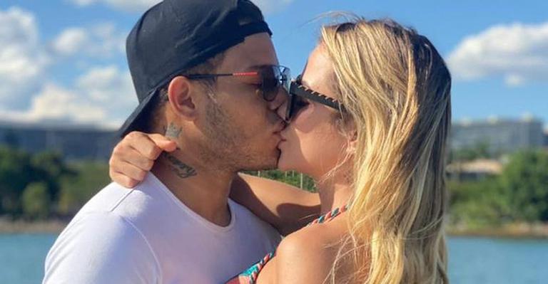 Tierry protagoniza momento ‘caliente’ com Gabi Martins e suplica: “Não me largue ou todo mundo vai sofrer”