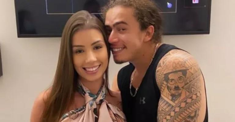 Whindersson Nunes e Maria Lina mostram ultrassom do primeiro filho: ”Papai feliz”