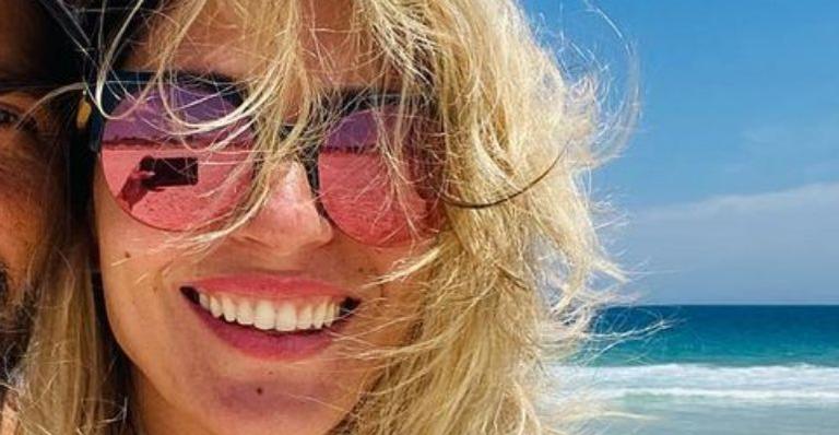 Carol Castro vive momentos românticos ao lado do namorado em cenário paradisíaco: “Lindos”